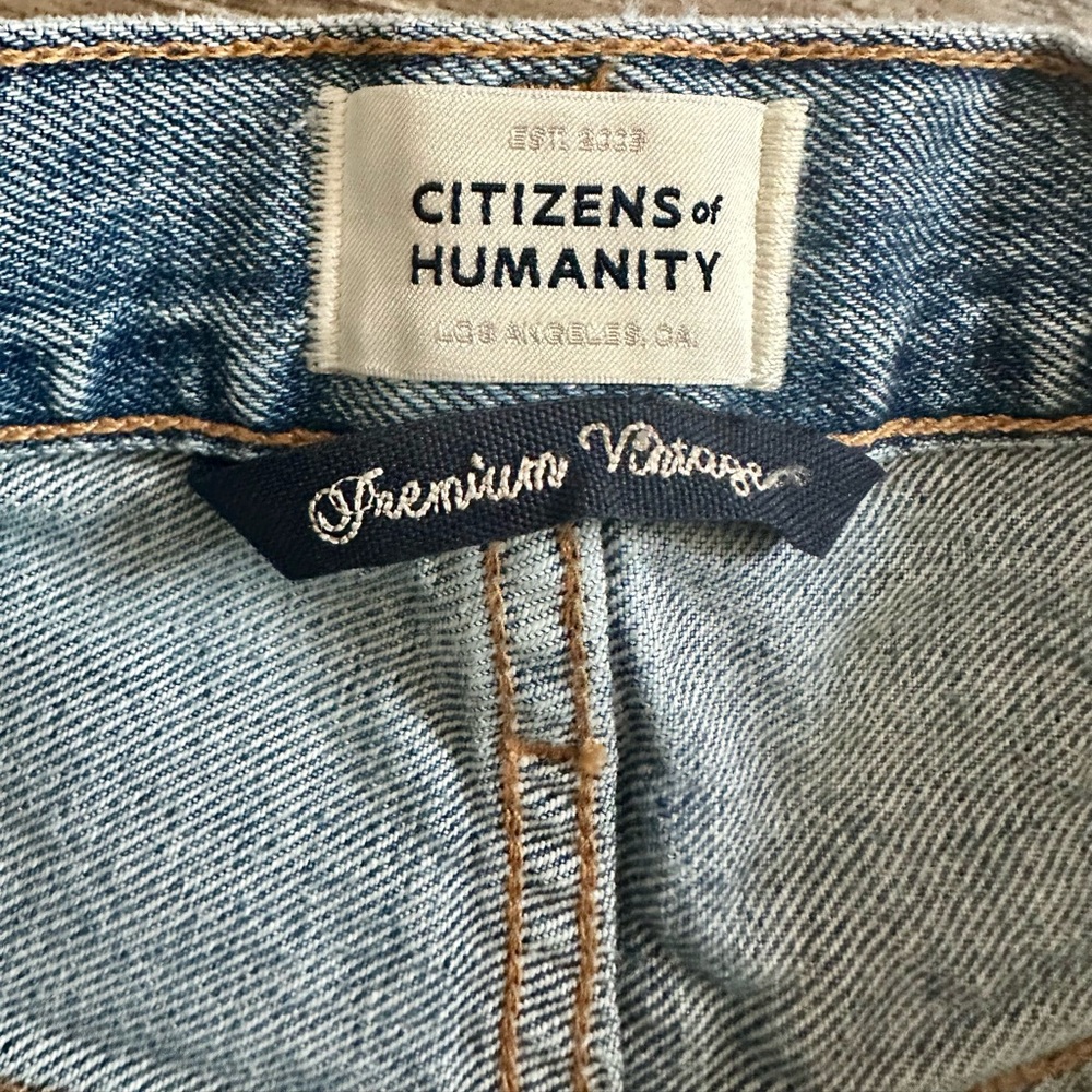 CITIZENS OF HUMANITY - Women's Annabelle Cut-Off Short - Perfect Condition! - Picture 8 of 12